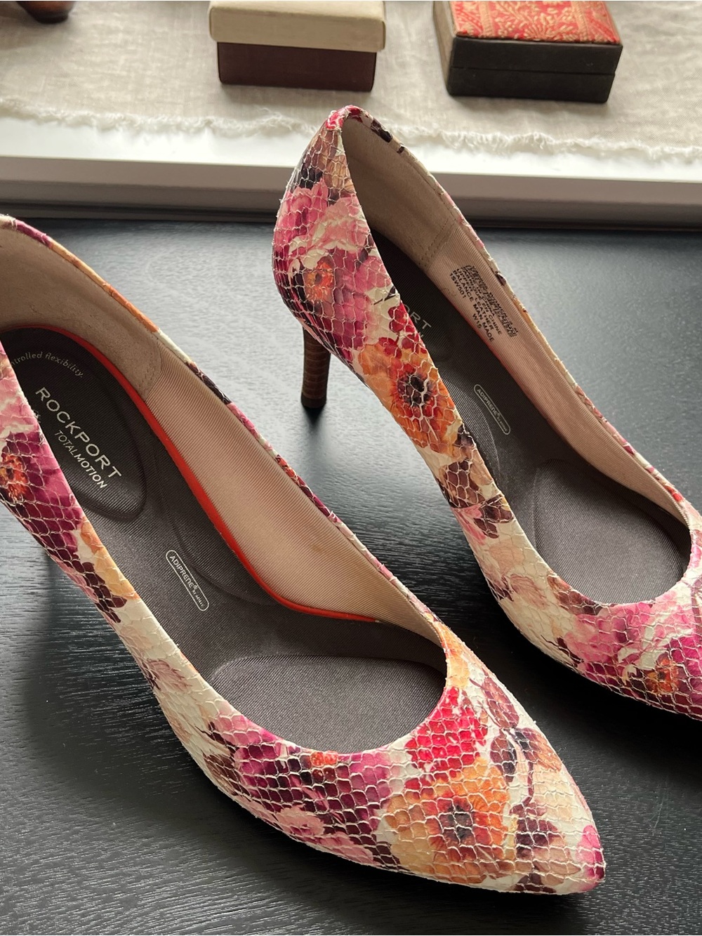 Rockport Total Motion Pointed Toe Pink Floral Pump
